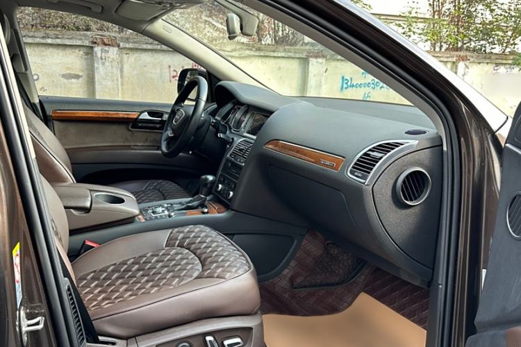 Used Audi Q7 2014 35 TFSI Ambition Edition Interior 6