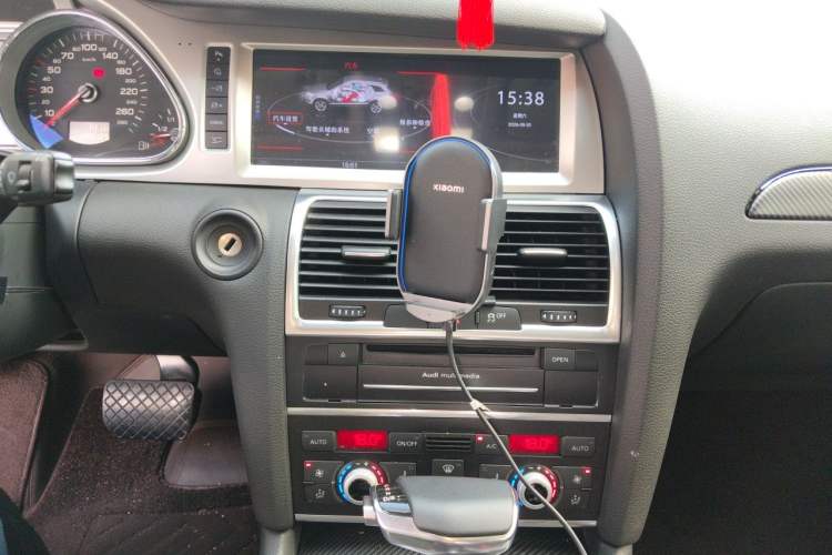 Used Audi Q7 2014 35 TFSI Ambition Edition Audio And AC Panel