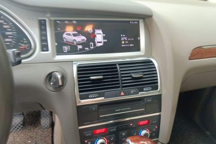 Used Audi Q7 2014 35 TFSI Off-road Model Audio And AC Panel