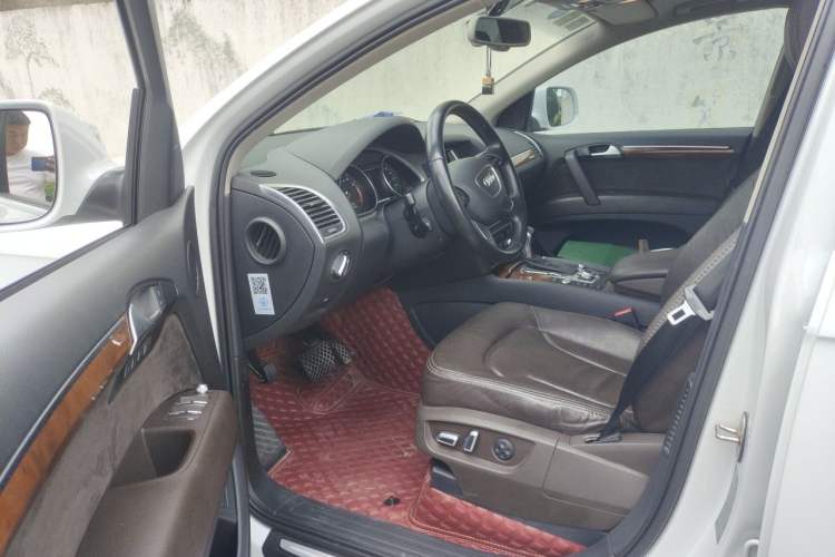 Used Audi Q7 2014 35 TFSI Ambition Edition Driver Seat