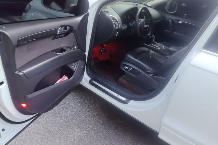 Used Audi Q7 2014 35 TFSI Sport Edition Driver Seat