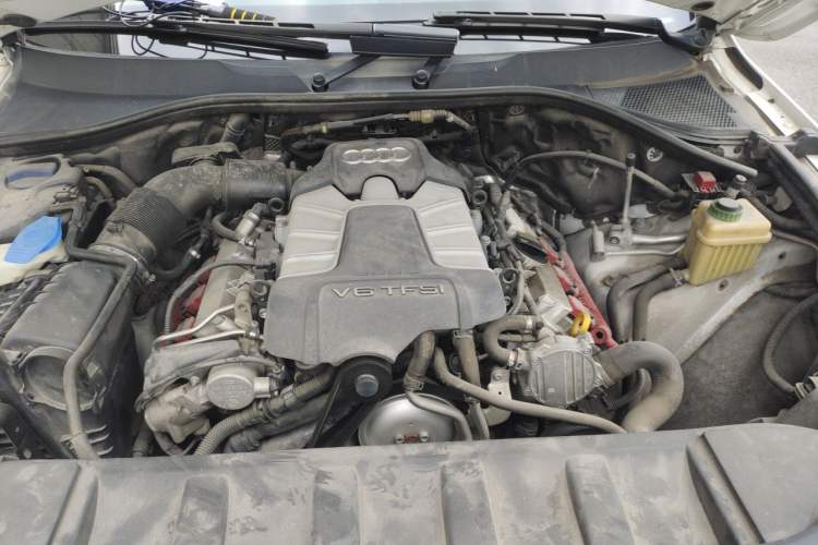 Used Audi Q7 2014 35 TFSI Ambition Edition Engine Bay