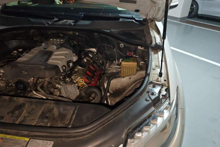 Used Audi Q7  Engine Bay Left
