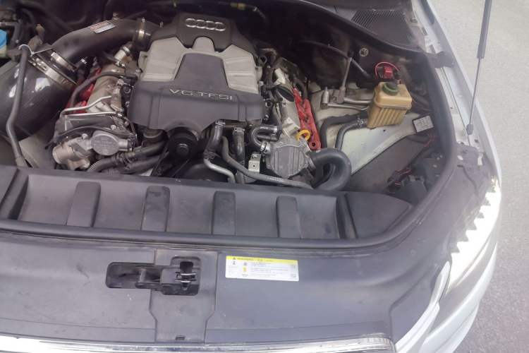 Used Audi Q7 2014 35 TFSI Sport Edition Engine Bay Left
