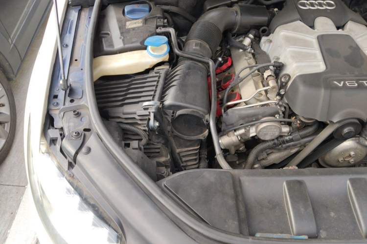 Used Audi Q7 2014 35 TFSI Ambition Edition Engine Bay Right