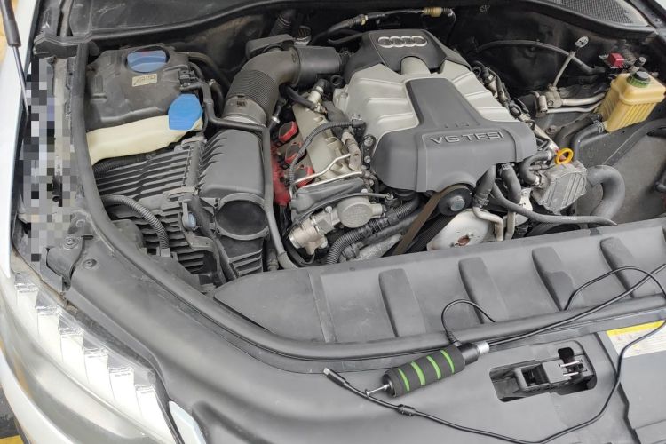 Used Audi Q7 2014 35 TFSI Off-road Model Engine Bay Right