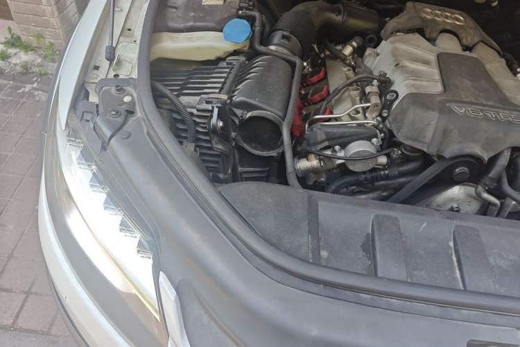 Used Audi Q7 2014 35 TFSI Off-road Model Engine Bay Right