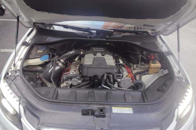 Used Audi Q7 2014 35 TFSI Sport Edition Engine Bay