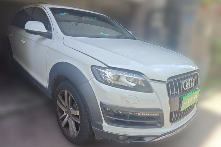 Used Audi Q7 2014 35 TFSI Off-road Model Front Right 45 Deg