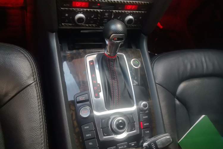 Used Audi Q7 2014 35 TFSI Sport Edition Gear Lever