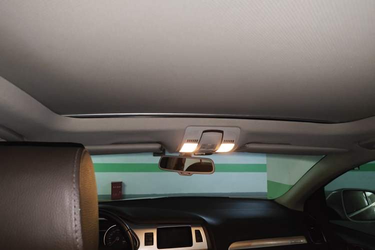 Used Audi Q7 2014 40 TFSI Sport Edition Headliner