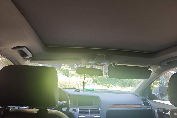 Used Audi Q7 2014 35 TFSI Off-road Model Headliner
