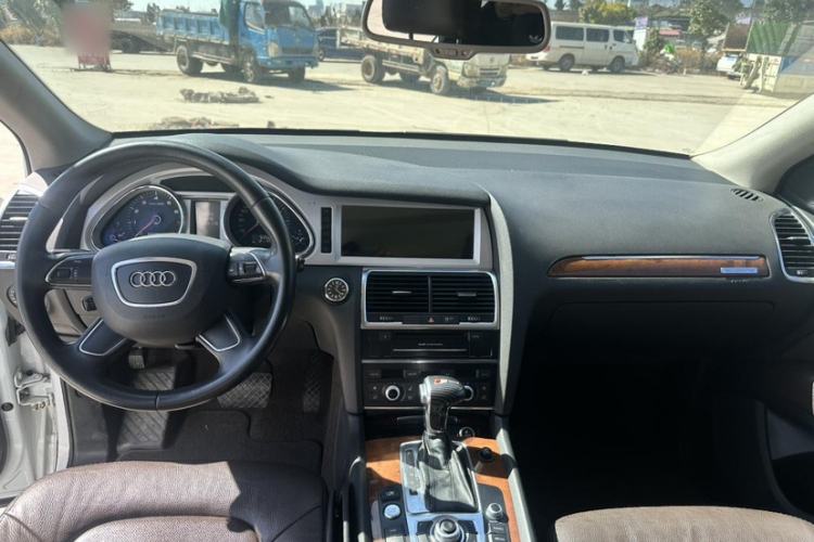 Used Audi Q7 2014 35 TFSI Ambition Edition Interior 5