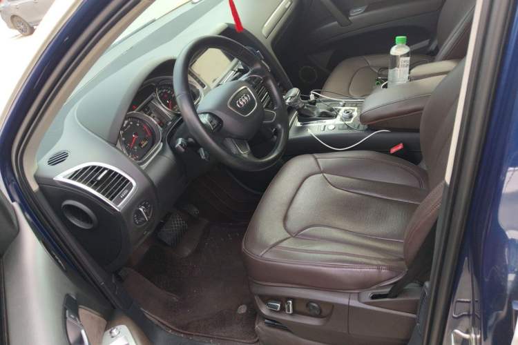 Used Audi Q7 2014 35 TFSI Ambition Edition Left Front Seat