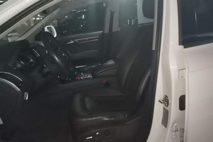 Used Audi Q7 2014 35 TFSI Ambition Edition Left Front Seat