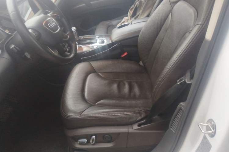 Used Audi Q7 2014 35 TFSI Ambition Edition Left Front Seat