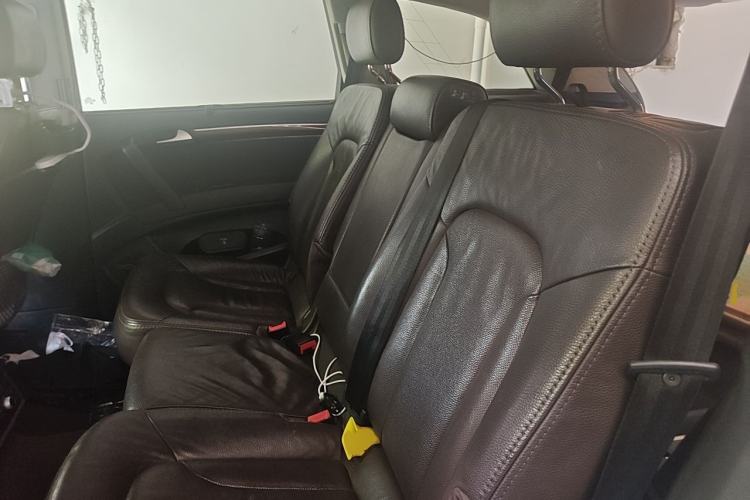 Used Audi Q7 2014 35 TFSI Off-road Model Left Rear Seat