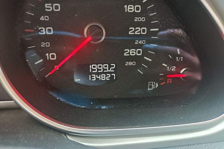 Used Audi Q7 2014 35 TFSI Off-road Model Odometer Close Up