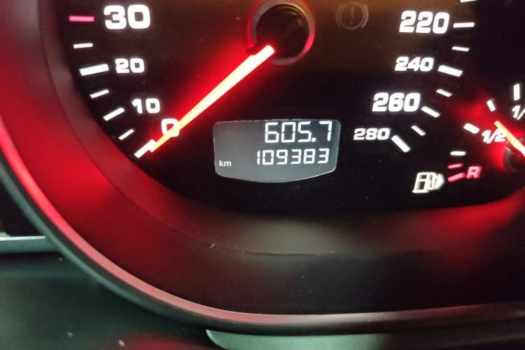 Used Audi Q7  Odometer Close Up