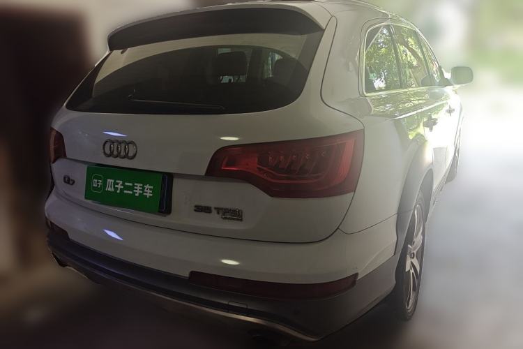 Used Audi Q7 2014 35 TFSI Off-road Model Rear Right 45 Deg