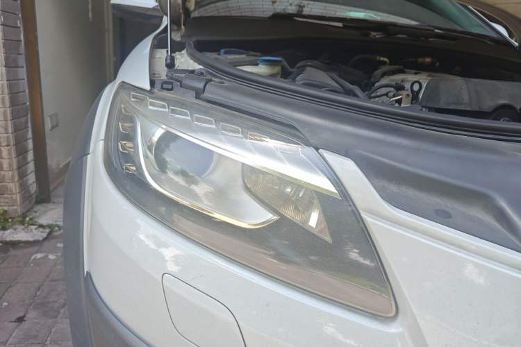 Used Audi Q7 2014 35 TFSI Off-road Model Right Front Headlight