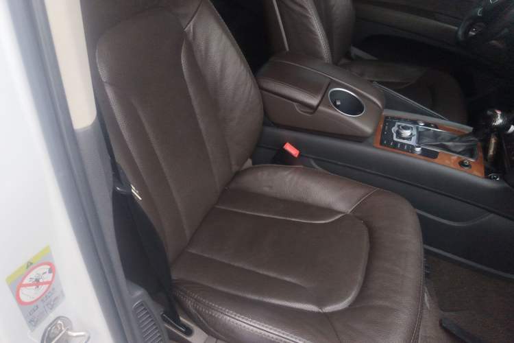 Used Audi Q7 2014 35 TFSI Ambition Edition Right Front Seat