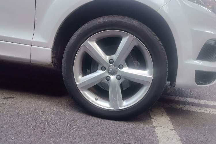 Used Audi Q7 2014 35 TFSI Sport Edition Right Front Wheel Hub