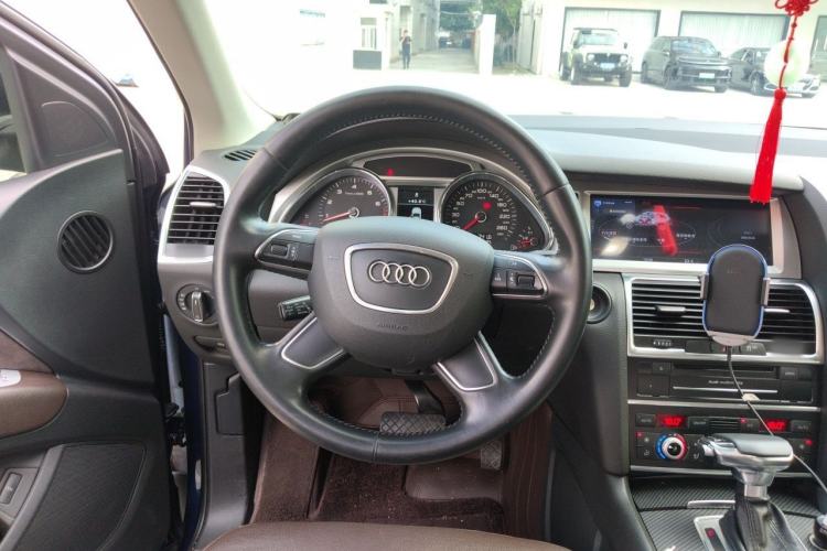 Used Audi Q7 2014 35 TFSI Ambition Edition Steering Wheel