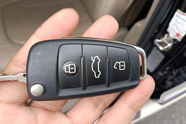 Used Audi Q7 2014 35 TFSI Off-road Model Vehicle Key