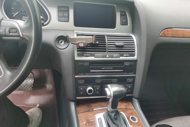 Used Audi Q7 2014 35 TFSI Ambition Edition Audio And AC Panel