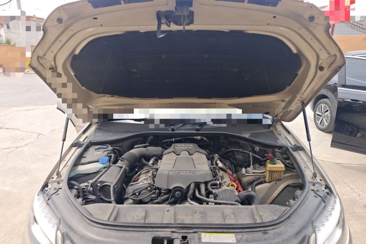 Used Audi Q7 2014 35 TFSI Exclusive Edition Engine Bay