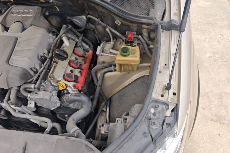 Used Audi Q7 2014 35 TFSI Exclusive Edition Engine Bay Left