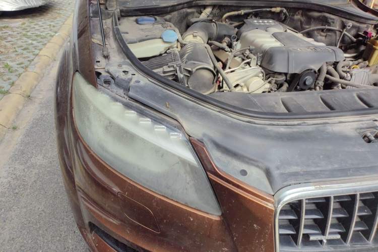 Used Audi Q7 2014 35 TFSI Sport Edition Engine Bay Right