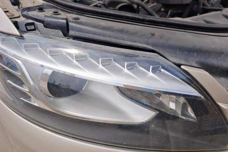 Used Audi Q7 2014 35 TFSI Exclusive Edition Right Front Headlight