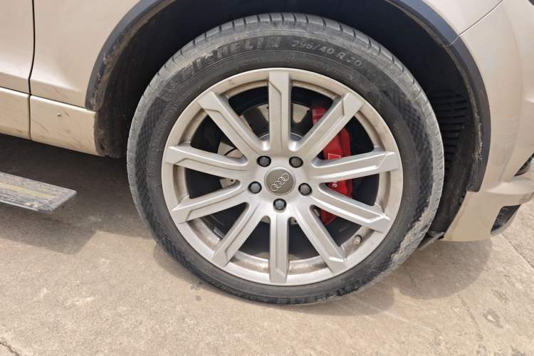 Used Audi Q7 2014 35 TFSI Exclusive Edition Right Front Wheel Hub