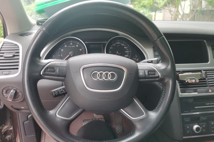 Used Audi Q7 2014 35 TFSI Ambition Edition Steering Wheel