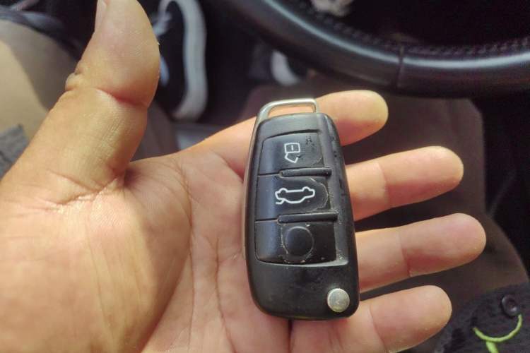 Used Audi Q7 2014 35 TFSI Sport Edition Vehicle Key