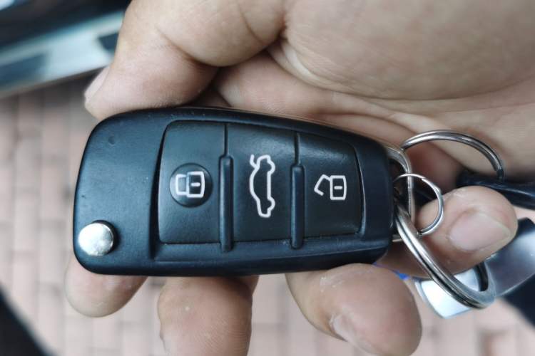 Used Audi Q7 2014 35 TFSI Ambition Edition Vehicle Key