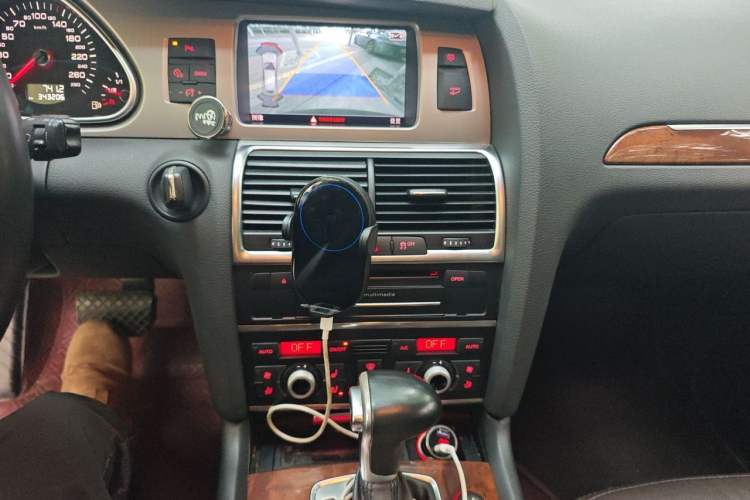 Used Audi Q7 2015 35 TFSI Ambition Edition Audio And AC Panel