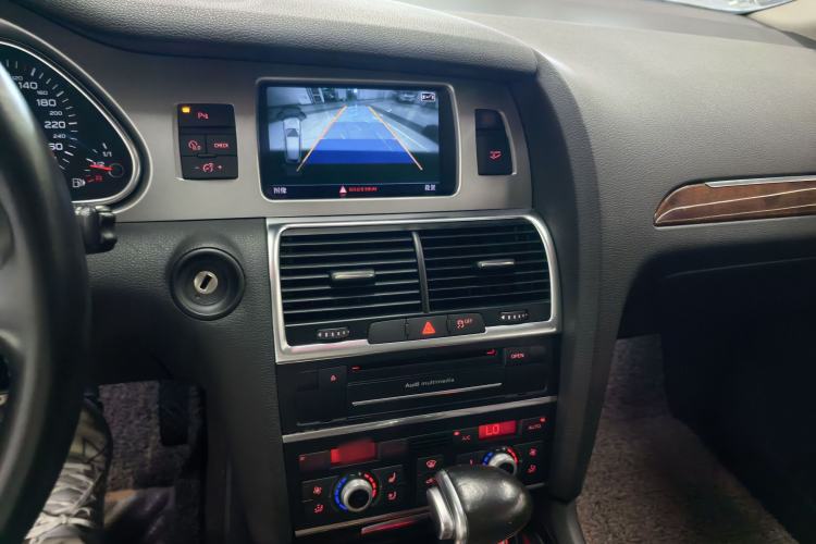 Used Audi Q7 2015 35 TFSI Ambition Edition Audio And AC Panel