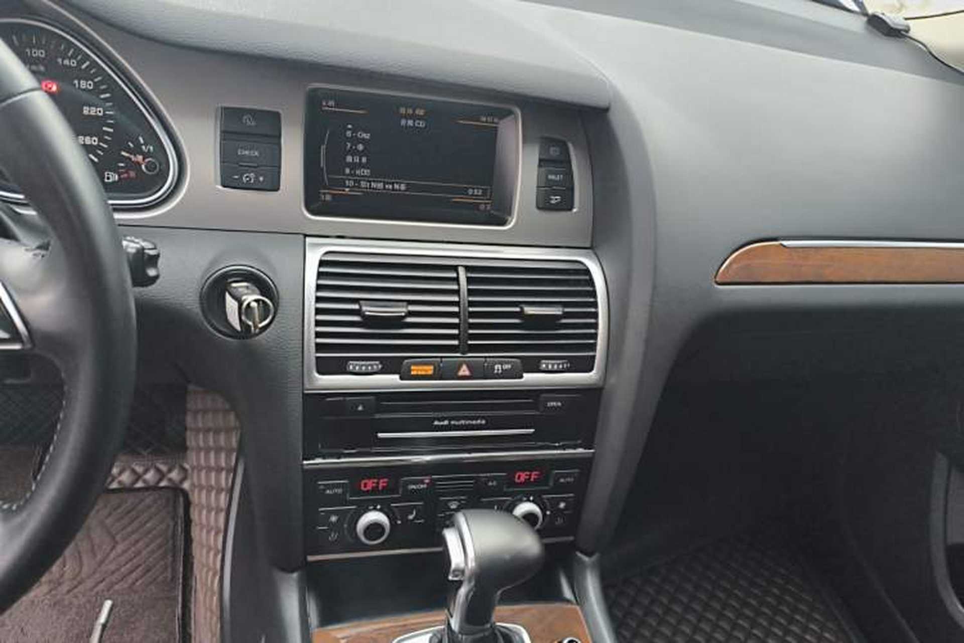 Used Audi Q7  Audio And AC Panel