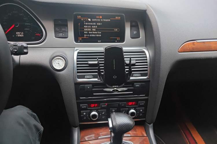 Used Audi Q7 2015 35 TFSI Ambition Edition Audio And AC Panel