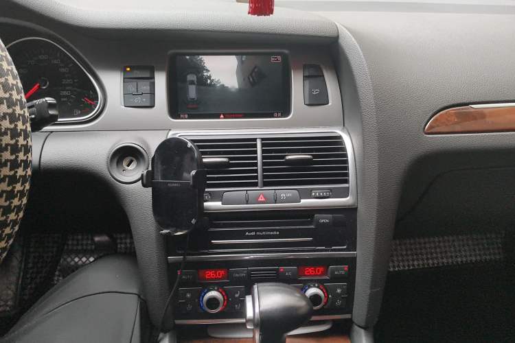 Used Audi Q7 2015 35 TDI Excellence Edition Audio And AC Panel