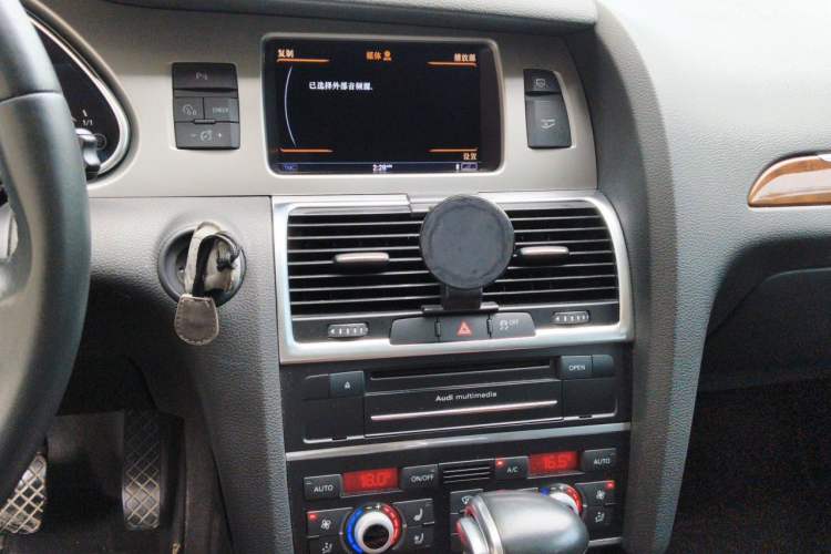 Used Audi Q7 2015 35 TFSI Ambition Edition Audio And AC Panel