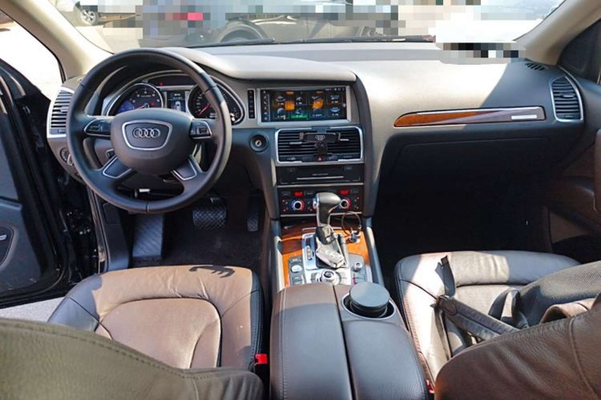 Used Audi Q7 2015 35 TFSI Sport Edition Center Console