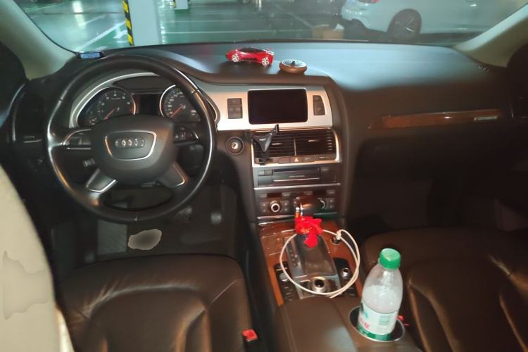 Used Audi Q7 2015 35 TFSI Ambition Edition Center Console