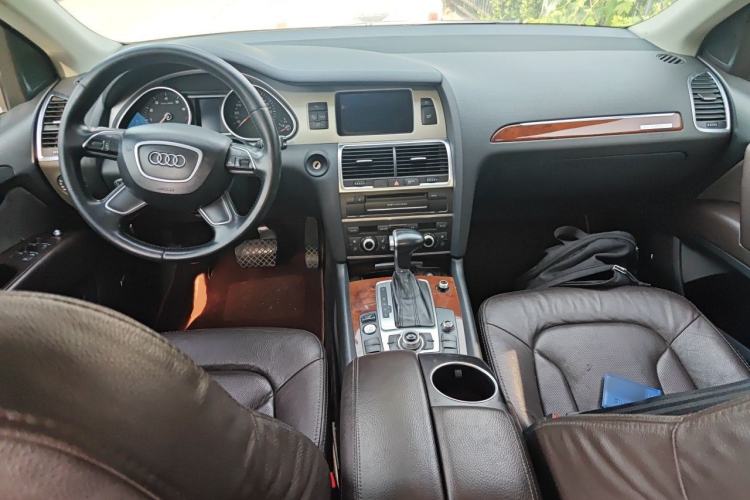 Used Audi Q7 2015 40 TFSI Collector's Edition Center Console