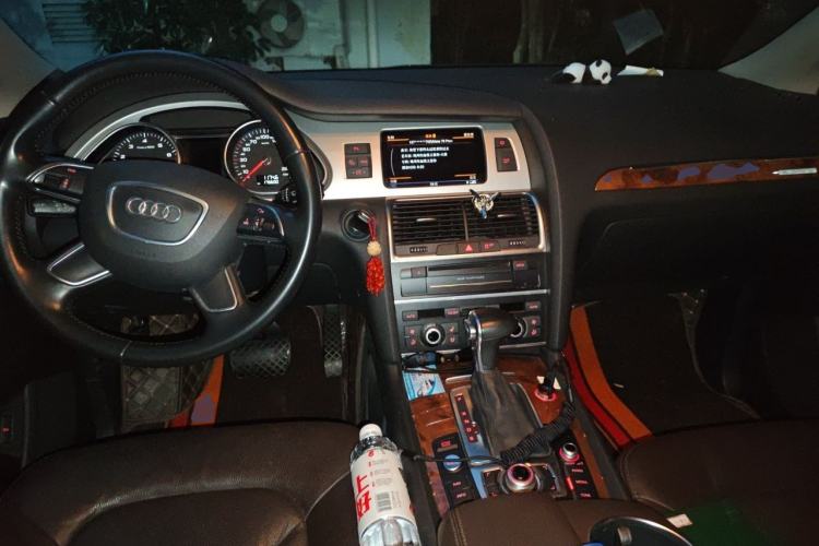 Used Audi Q7 2015 35 TFSI Ambition Edition Center Console