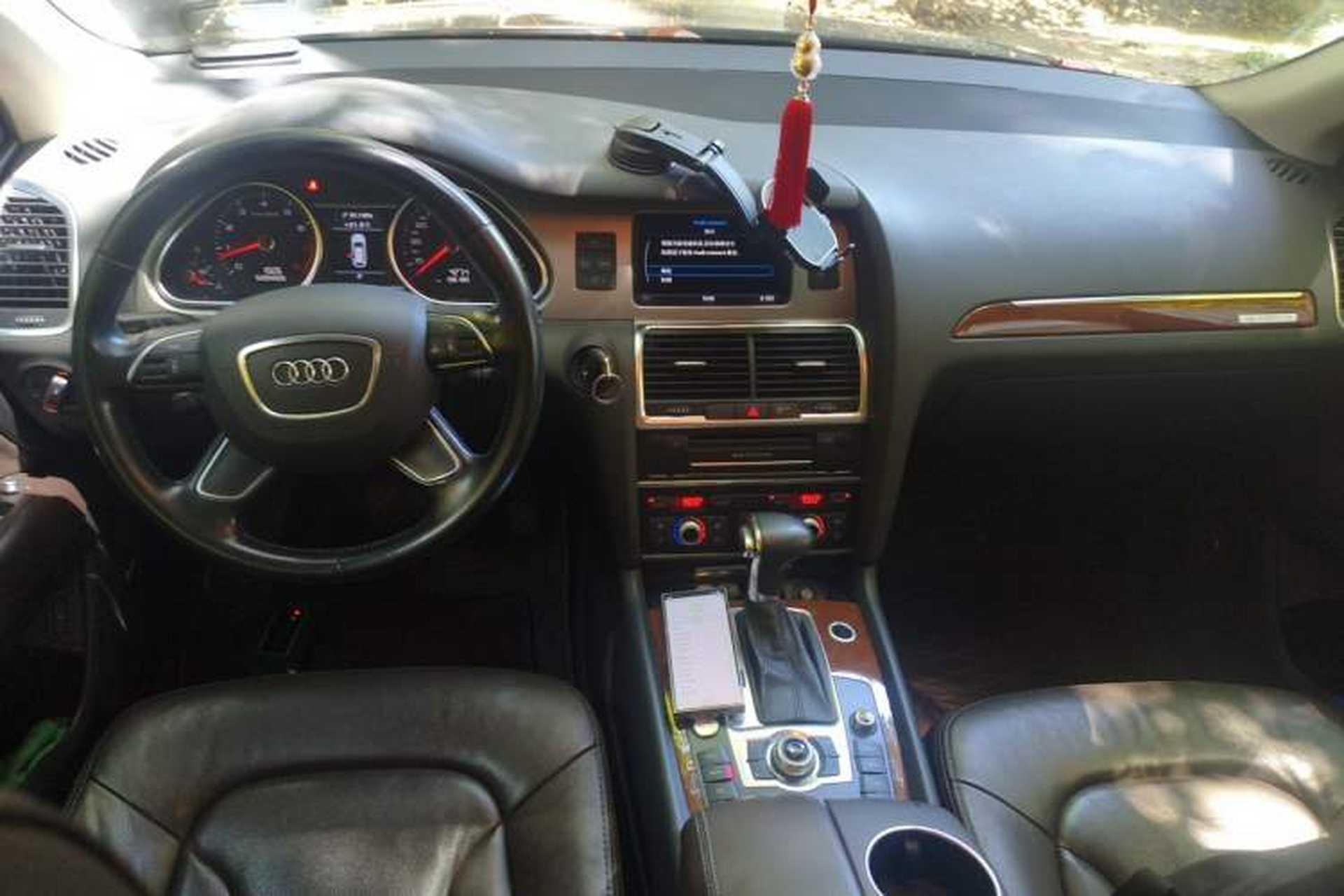 Used Audi Q7 2015 40 TFSI Collector's Edition Center Console