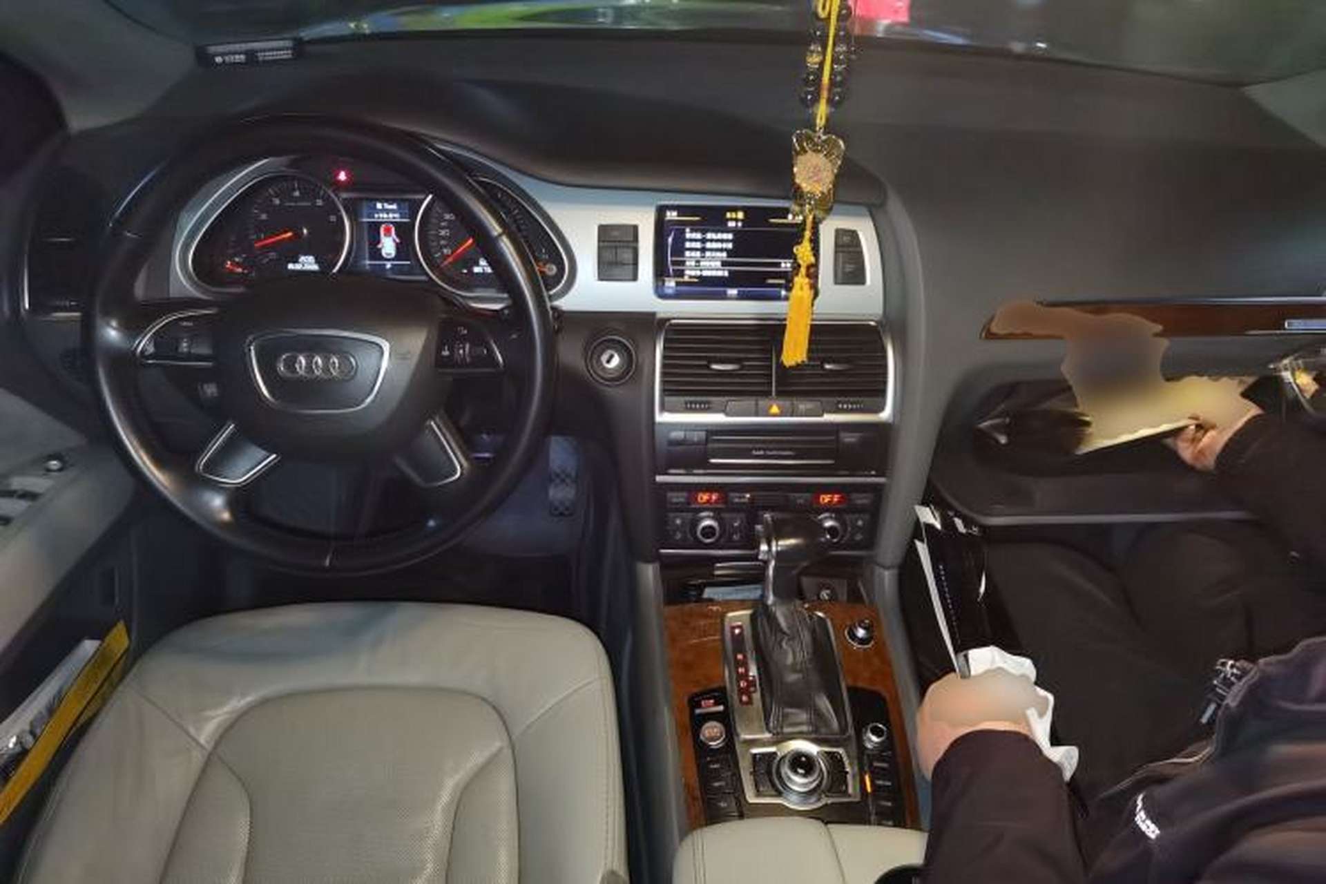 Used Audi Q7 2015 35 TFSI Ambition Edition Center Console
